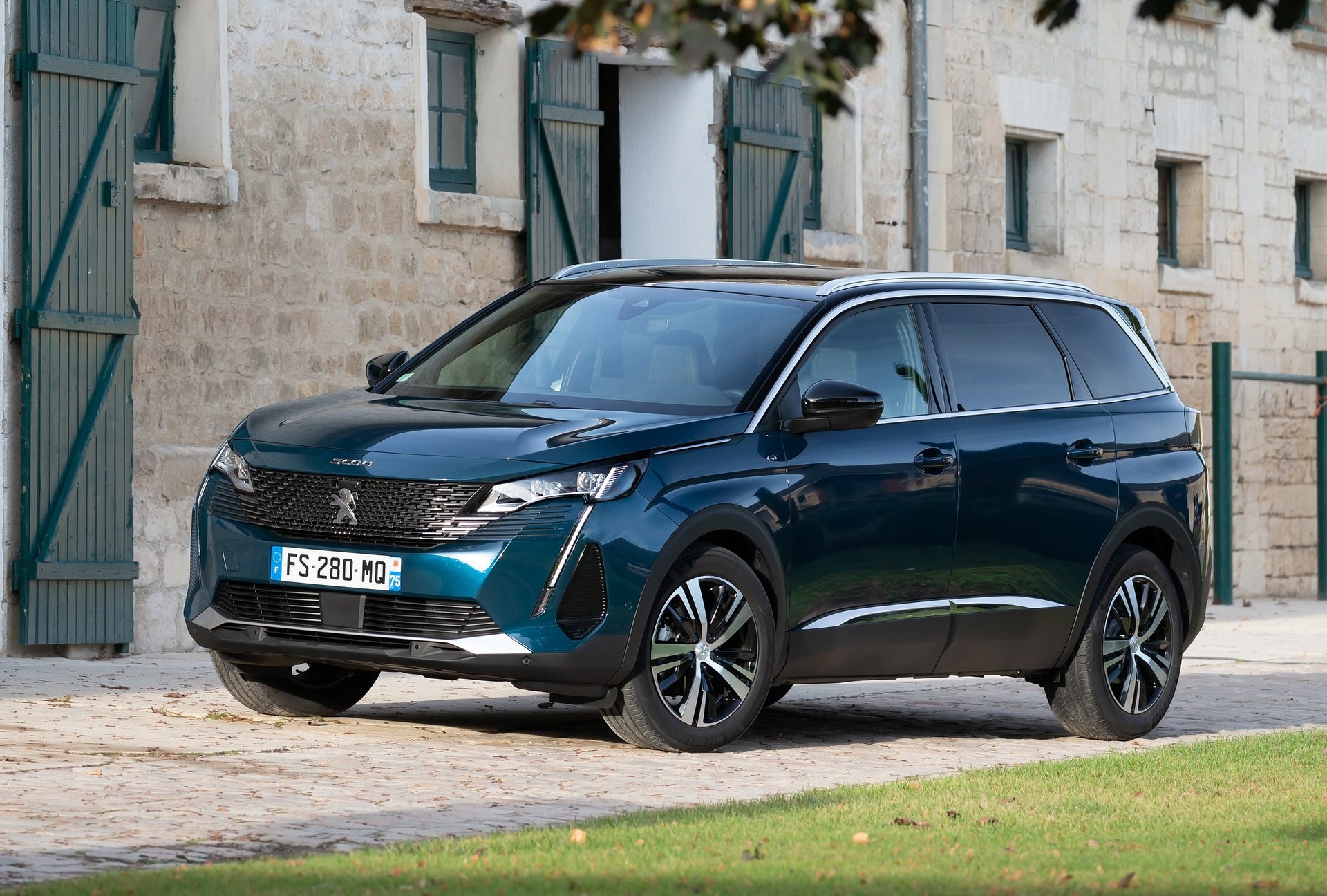 2017–2024 Peugeot 5008