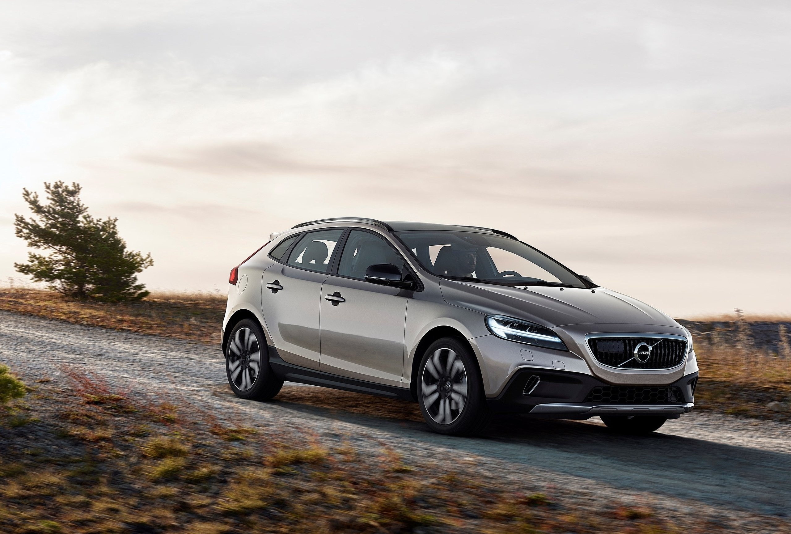 2012–2019 Volvo V40