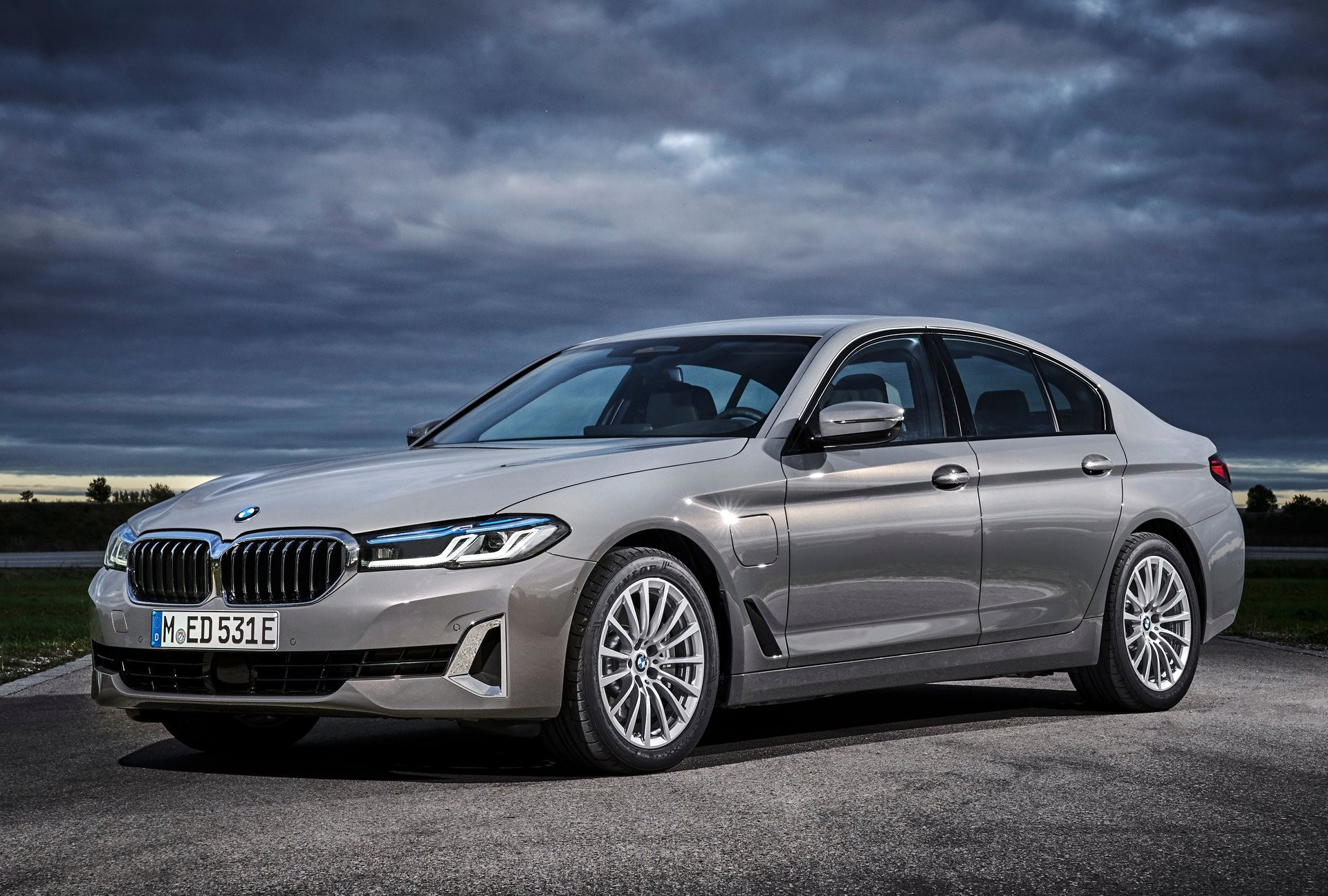 2017–2024 BMW 5-Series G30