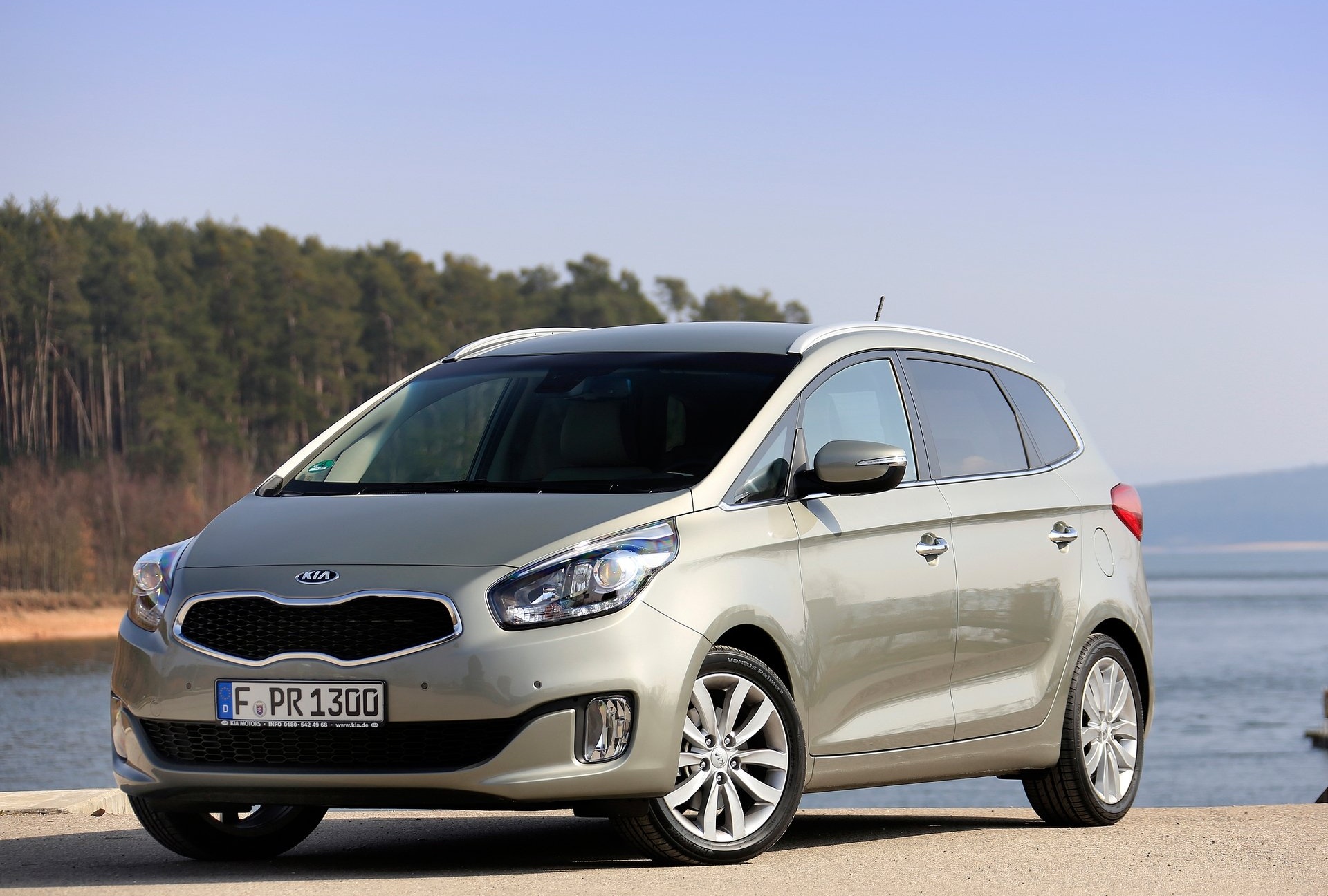 2013–2019 Kia Carens